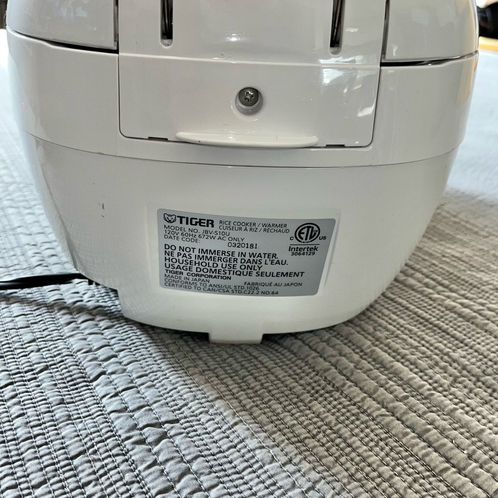 Tiger JBV-S10U 5.5 Cup Microcomputer Rice Cooker White Multi-Menu - Picture 8 of 8
